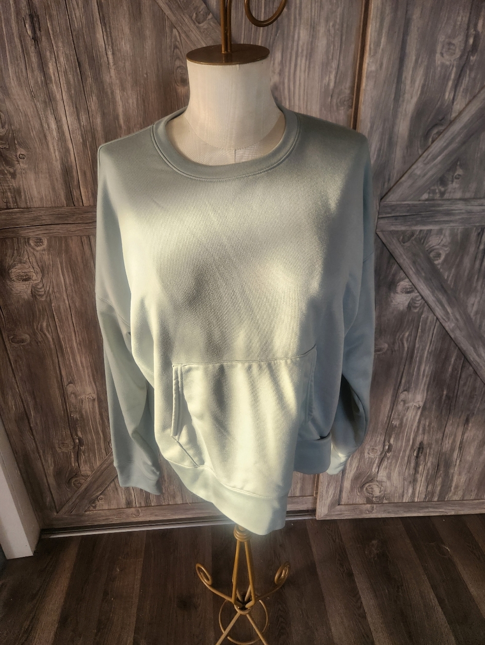 Under Armour Relaxed Crewneck Sweatshirt in Light Sage